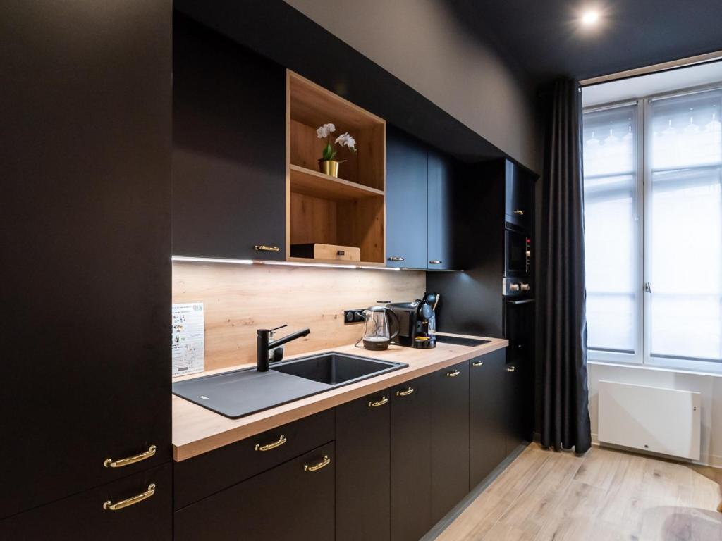 Appartement Chic Proche Bellecour Avec Parking Lyon Exteriör bild